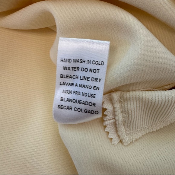 ✨ Entro Cream Short Set (Top + Shorts) - Size Medium 💫 - Picture 11 of 16